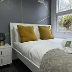 Cozy 5B Home - Free Parking - Contractors & Groups