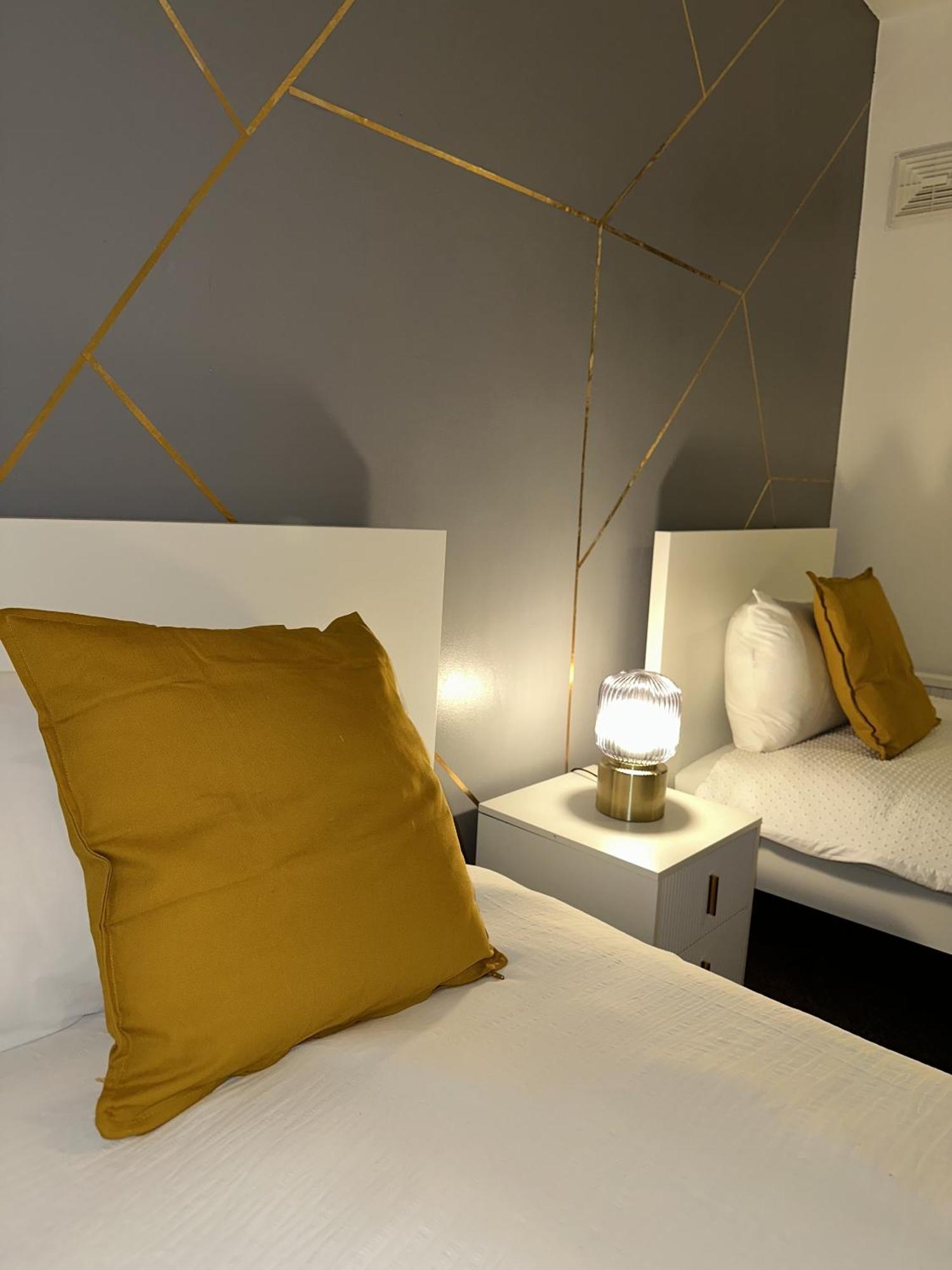Cozy 5b - Free Parking - Contractors & Groups * Luton (Bedfordshire)